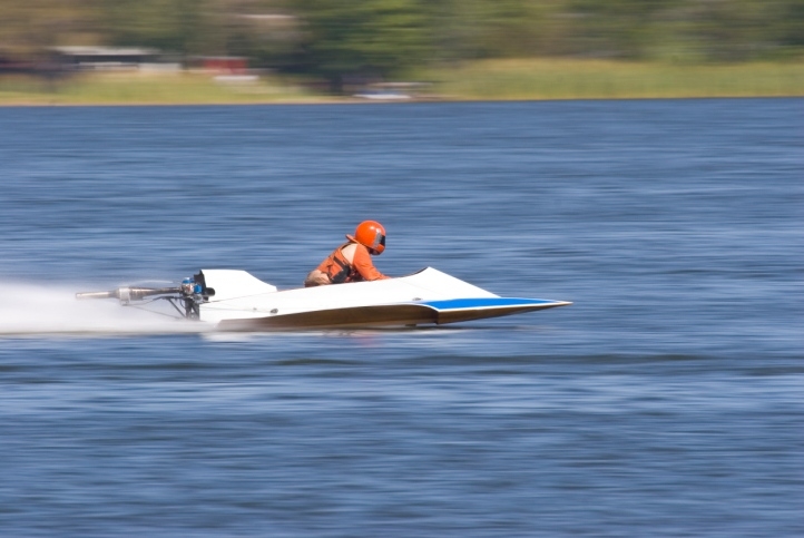 Hydroplane boat races