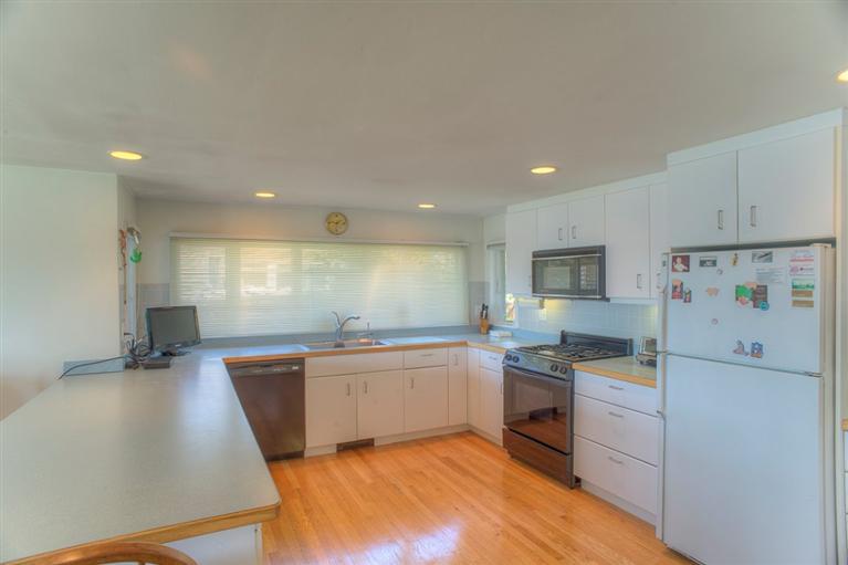 166 Bay Shore Rd, Hyannis, MA 02601 - Photo 23