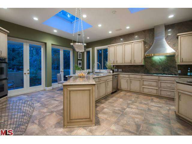 2539 BENEDICT CANYON Drive, Beverly Hills, CA 90210 - Photo 8