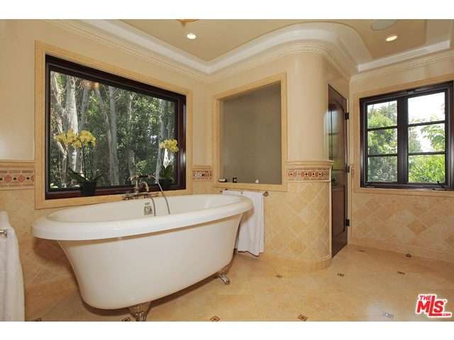 729 North BEDFORD Drive, Beverly Hills, CA 90210 - Photo 19