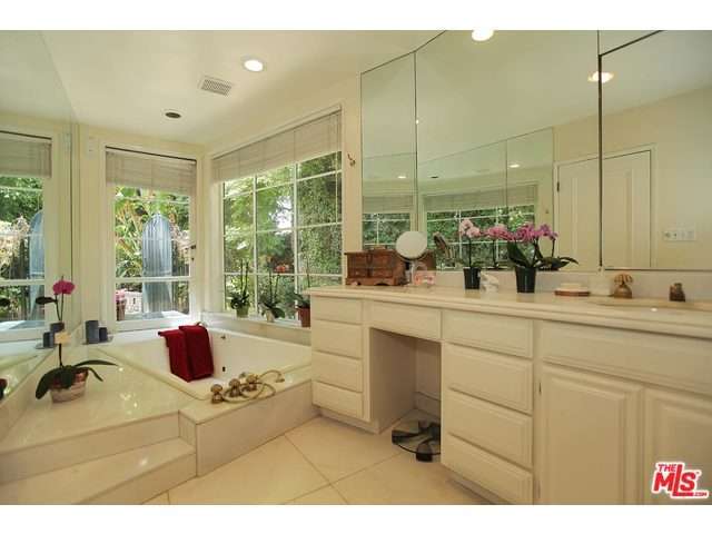 729 North BEDFORD Drive, Beverly Hills, CA 90210 - Photo 23