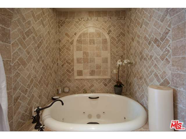 1328 BEVERLY GROVE Place, Beverly Hills, CA 90210 - Photo 18