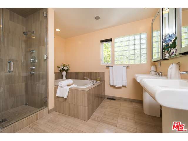 3530 MULTIVIEW Drive, Los Angeles (City), CA 90068 - Photo 15
