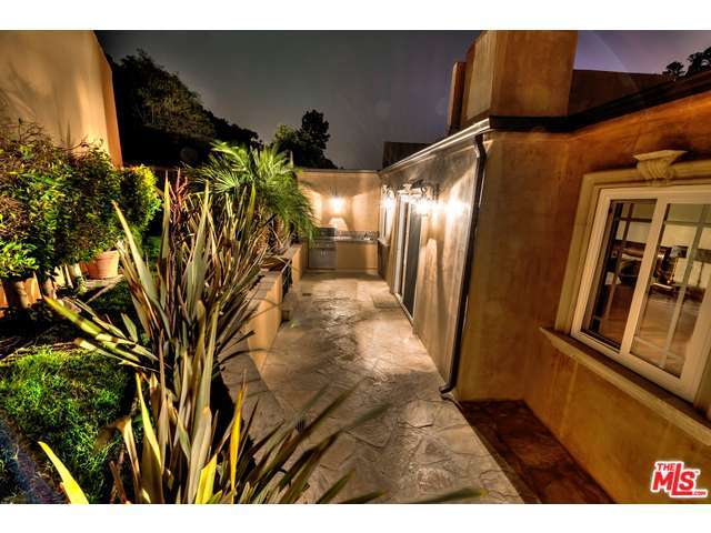 1754 FRANKLIN CANYON Drive, Beverly Hills, CA 90210 - Photo 1