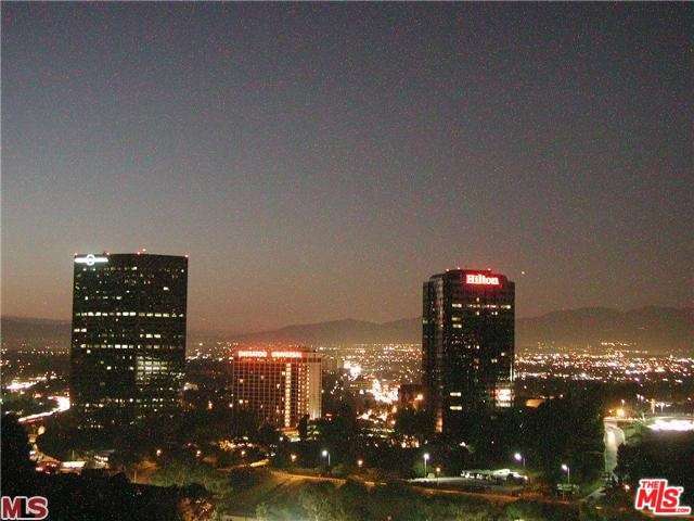 3327 IONE Drive, Los Angeles (City), CA 90068 - Photo 1