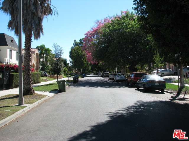 818 South DETROIT Street, Los Angeles (City), CA 90036 - Photo 9