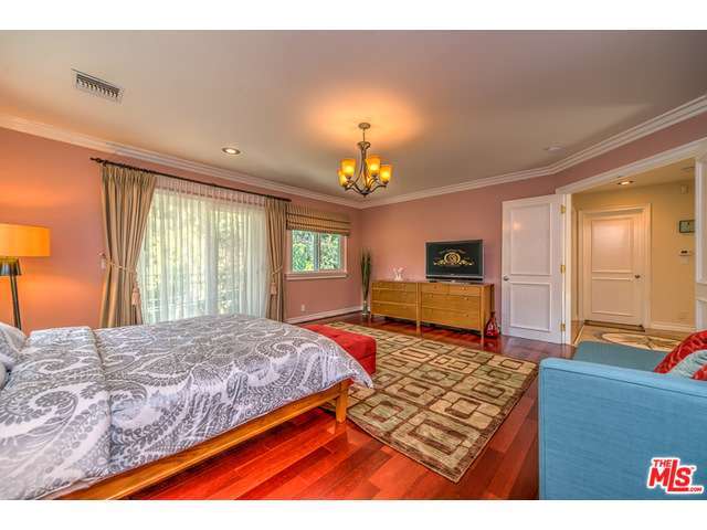 2328 BENEDICT CANYON Drive, Beverly Hills, CA 90210 - Photo 16