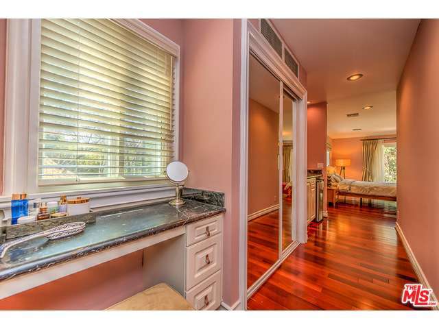 2328 BENEDICT CANYON Drive, Beverly Hills, CA 90210 - Photo 18