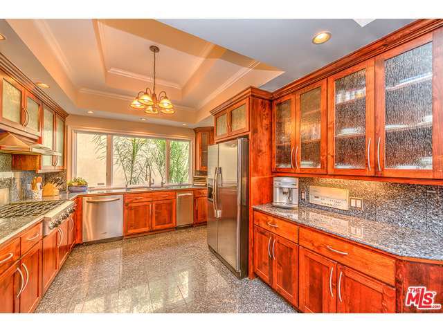 2328 BENEDICT CANYON Drive, Beverly Hills, CA 90210 - Photo 23