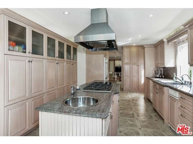 240 South CLARK Drive, Beverly Hills, CA 90211 - Photo 17