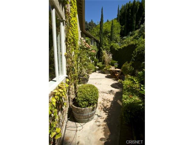 7009 Senalda Road, Hollywood Hills, CA 90068 - Photo 28