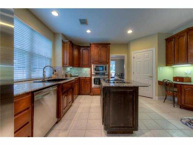 16  Lost Meadow TRL, The Hills, TX 78738 - Photo 13