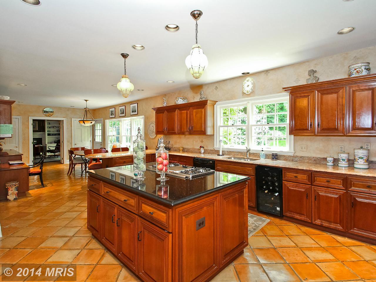 6504 RIVER RD, BETHESDA, MD 20817 - Photo 7