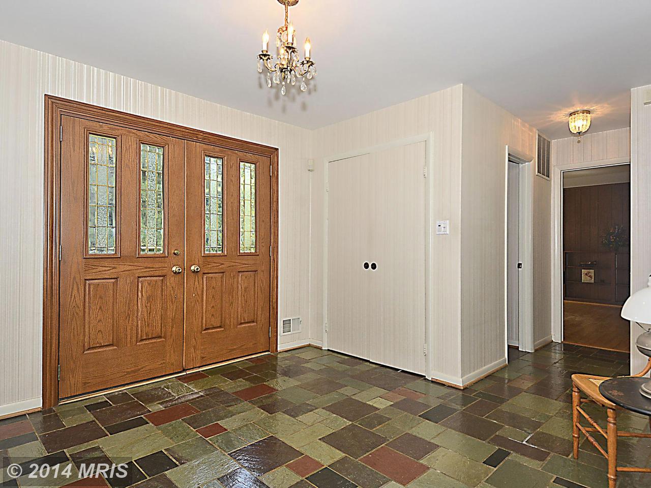 11909 VIEWCREST TER, SILVER SPRING, MD 20902 - Photo 2