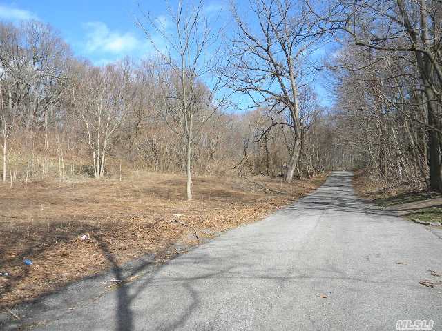 196 B Cove  Rd, Oyster Bay Cove, NY 11771 - Photo 0