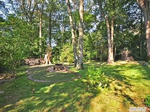 48 The Birches, Roslyn Estates, NY 11576 - Photo 2
