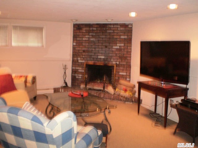 2300 Lindenmere Dr, Merrick, NY 11566 - Photo 8