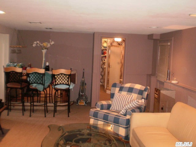 2300 Lindenmere Dr, Merrick, NY 11566 - Photo 9