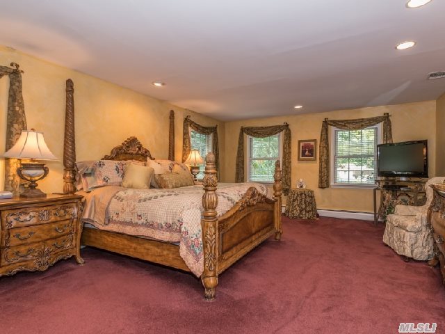 2 Stepping Stone Cres, Dix Hills, NY 11746 - Photo 8