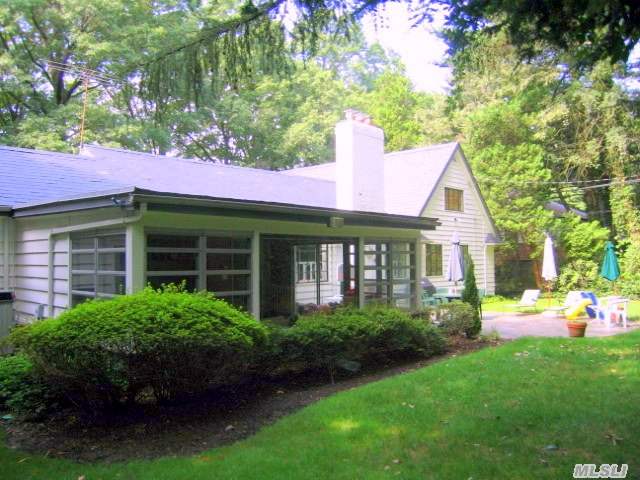 5 Hereford Rd, Great Neck, NY 11020 - Photo 9