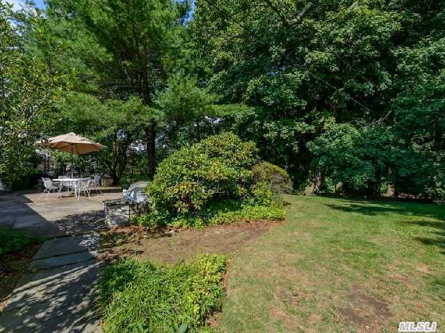 80 Heather Dr, East Hills, NY 11576 - Photo 14