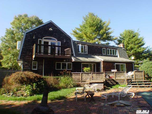 14 Saw Mill Rd, Cold Spring Hrbr, NY 11724 - Photo 2
