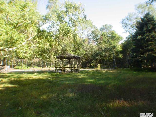 14 Saw Mill Rd, Cold Spring Hrbr, NY 11724 - Photo 2