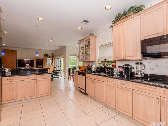 146 Country Club Dr, Commack, NY 11725 - Photo 6