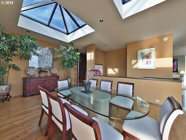 2600 SW COMMONWEALTH AVE, Portland, OR 97201 - Photo 4